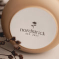 Load image into Gallery viewer, Becher Keramik nordstrick glücksmoment