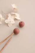 Bild in Galerieansicht laden, Maschenstopper Set Kugel Rosé von nordstrick