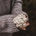 Bild in Galerieansicht laden, Tavallinen Sweater Kids Pullover pattern Strickanleitung von nordstrick
