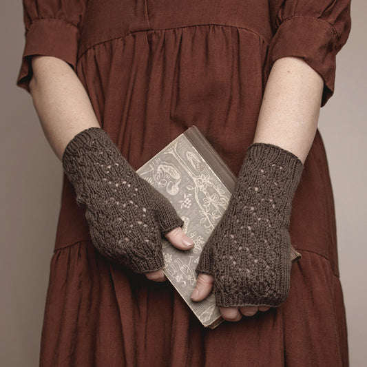 Bloma Gloves Handstulpen Stulpen pattern Strickanleitung von nordstrick