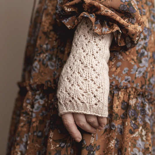 Bloma Gloves Handstulpen Stulpen pattern Strickanleitung von nordstrick