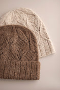 Load image into Gallery viewer, Ilu Hat Mütze Strickanleitung pattern von nordstrick
