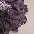 Bild in Galerieansicht laden, Lilla Scarf Schal Tuch pattern Strickanleitung von nordstrick
