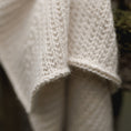 Load image into Gallery viewer, Rannikko Shawl Schal Tuch Halstuch Bandana Strickanleitung Anleitung Stricken Wollpaket nordstrick
