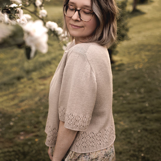 Bloma Top Shirt pattern Strickanleitung von nordstrick