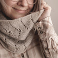 Load image into Gallery viewer, Linur Cowl Schal Schlauchschal Loop pattern Strickanleitung von nordstrick
