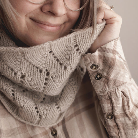 Linur Cowl Schal Schlauchschal Loop pattern Strickanleitung von nordstrick
